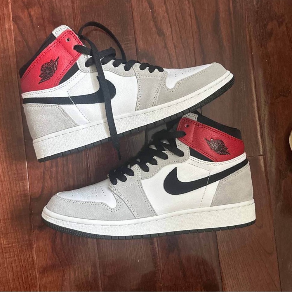 Air Jordan 1 Retro High OG “smoke grey”